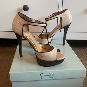 Jessica Simpson Platform Peep Toe sandal